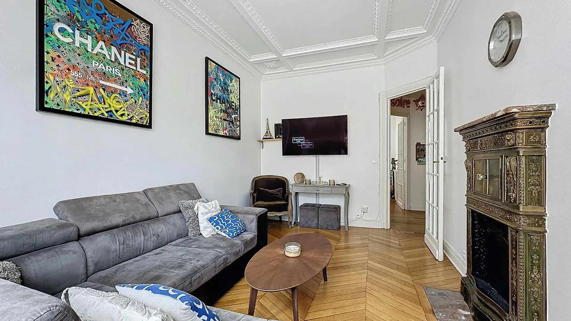 Apartment Place De L'Etoile 200 Meters Away! Paris