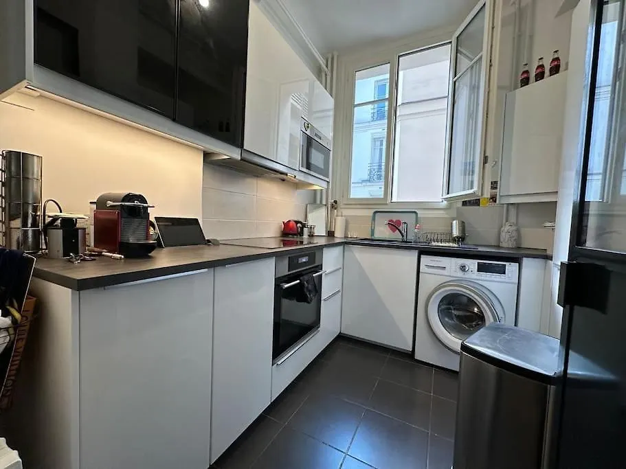 Place De L'Etoile 200 Meters Away! Paris Apartment